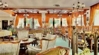 Pensiunea Mai Hotels in Решинарі