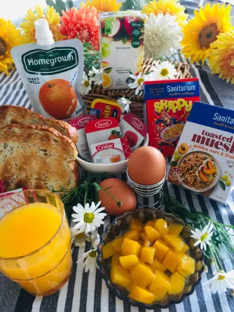 Cedar Lodge Motel Отели рядом с достопримечательностью «Тимару Ботаник Гарденс»