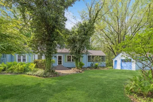 Amazing find! Quiet house w/ pool and screened porch.  Close to beach.