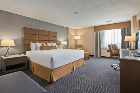 Best Western Premier Calgary Plaza Hotel & Conference Centre Отели в г. Калгари