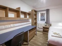 LSE High Holborn Hotel dekat St James