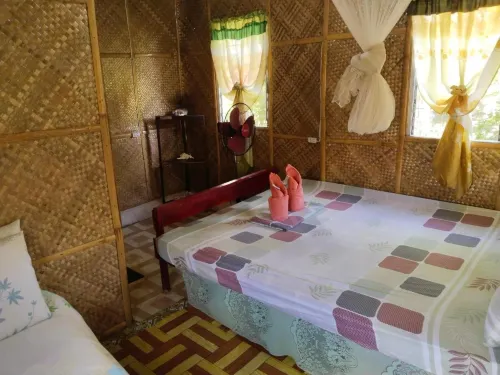 Shirley's Cottage - Pamilacan Island Hotels in Baclayon