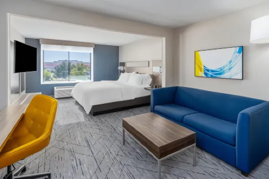 Holiday Inn Express & Suites CHEYENNE by IHG