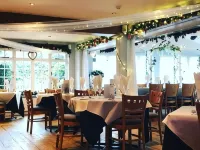 The WatersEdge, Canal Cottages - breakfast