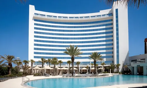 堅巖酒店及比洛克西