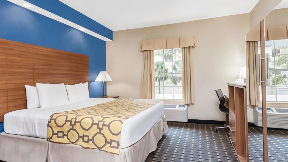Baymont by Wyndham Jacksonville/Butler Blvd
