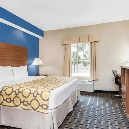 Baymont by Wyndham Jacksonville/Butler Blvd