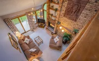 A Galena Territory townhome near amenities, sleeps 6