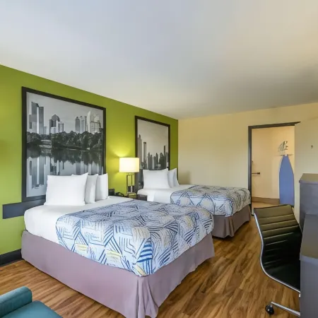 Super 8 by Wyndham Forsyth Hotels in Forsyth