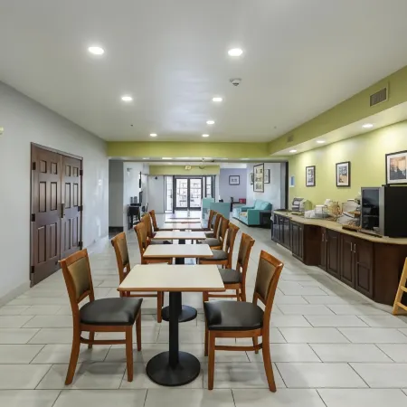 Countryside Inn and Suites