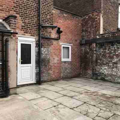 Modern Comfy 2-Bedroom Flat in St Helens Others