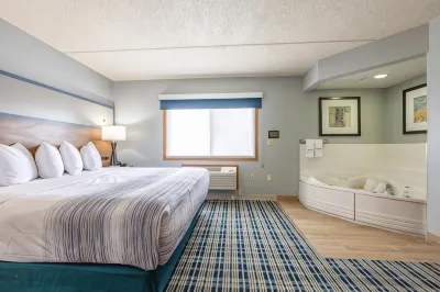 AmericInn by Wyndham Sturgeon Bay Hotels near Door County Yoga