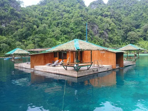 Paolyn Houseboats Coron Island