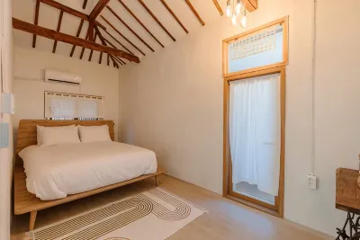 Spring Day Hotels in 