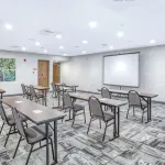 提曼斯康奈莫比爾西 I-10 希爾頓惠庭飯店