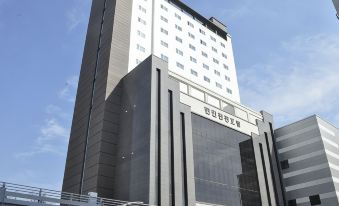 Hyunjin Tourist Hotel