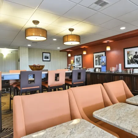 Hampton Inn by Hilton Sturgis-Lagrange Area Отели в г. St. Joseph County