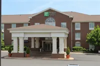 Holiday Inn Express & Suites WARRENTON by IHG Hotels in Warrenton