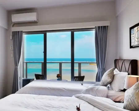 ビーチフロントタワーミハマ 北谷町のホテル