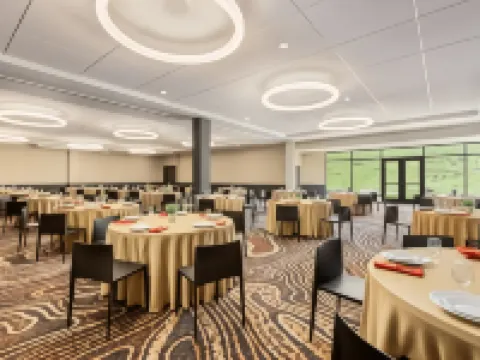 起源紅石酒店 - 温德姆酒店 戈爾登酒店