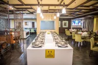 Hotel Abigail Goradia's - 朝食