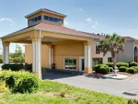 Quality Inn & Suites Hotels in Monroe