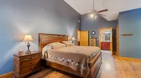 Luxury Creekside Lodge with Hot Tub & Game Room, Great for Large Groups!
