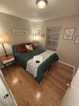 The House of Verde!!  Located near USC, Ft. Jackson and Downtown Columbia. - Bungalows