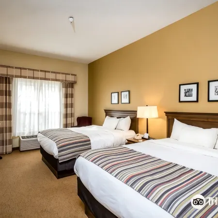 Country Inn & Suites by Radisson, Salina, KS
