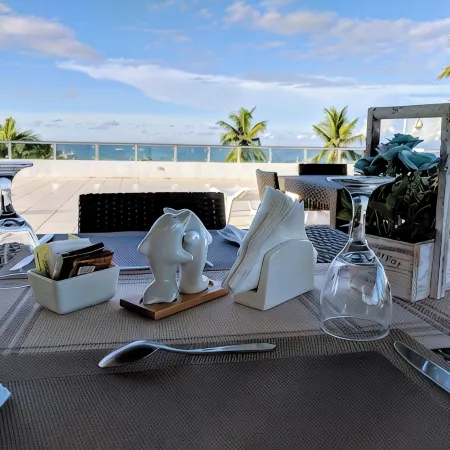 Bohol South Beach Hotel