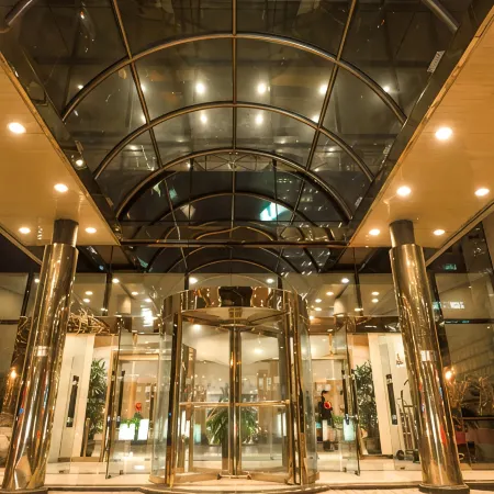 Park Inn by Radisson Shanghai Downtown Отели рядом с достопримечательностью «Железнодорожный вокзал Шанхая»