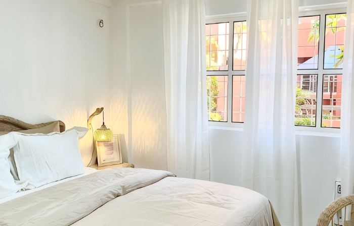 Stay at Casa Carnaval walking distance to Playa Moreno