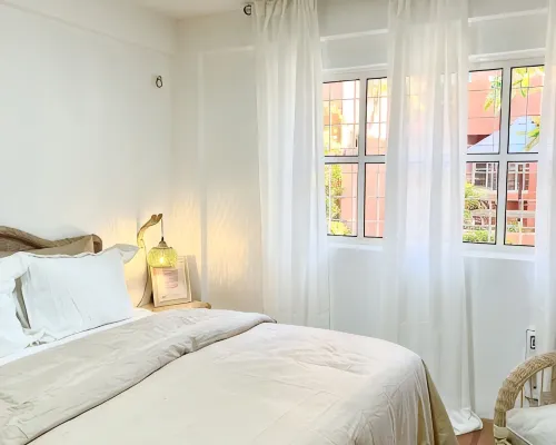 Stay at Casa Carnaval walking distance to Playa Moreno Hotels in Pampatar