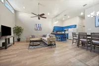 Centrally Located with  Strong Wi-Fi - Homestays
