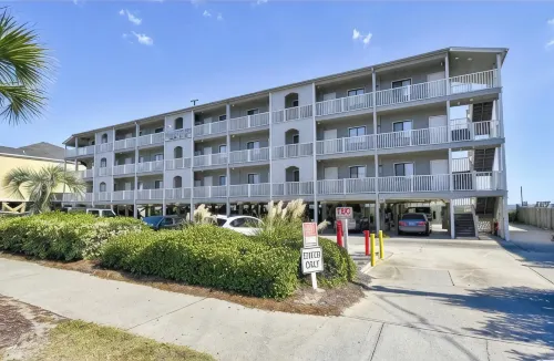Beachfront Oceanside Condo. Incredible view: Channel Marker