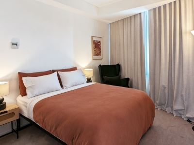 2BR Apt at Haymarket /Chinatown (Free Parking*)