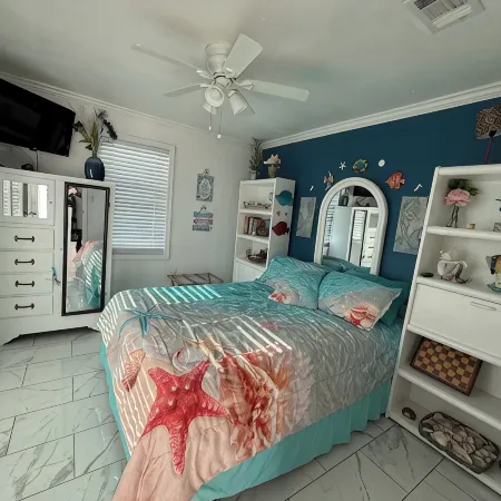 BEACH FRONT ISLAND COTTAGE 3 BEDROOM,1 BA  PETS MUST BE DECLARED WHEN BOOKED.