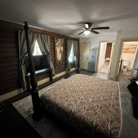 Charming 3-bedroom cabin with AC, WiFi in delightful Ashland City