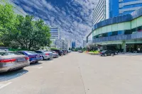 イーストホテル - 駐車場