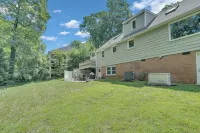 North Hills Home 4 BR/2 BA with attached studio - Bungalows