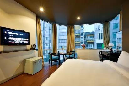 โรงแรมโนเบิลสวอนแฮทแอลนิวเวิลด์