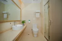 Qianmei International Hotel (Shaoguan Nanxiong Covered Bridge) - parking
