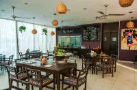 Soho Playa Hotel