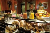Cit'Hotel l'Escurial - sarapan