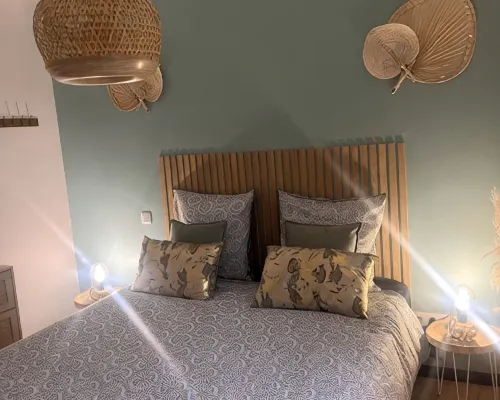 "Le meublé apartment with unlimited jacuzzi near Mont-Saint-Michel Ξενοδοχεία στην πόλη Avranches