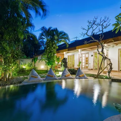 Bale Seminyak Hotel dekat Pura Petitenget