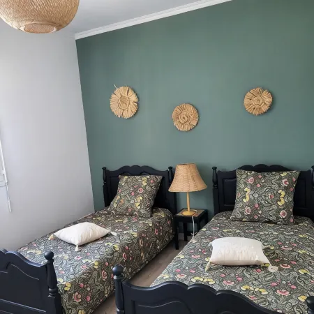Family home in Fouras - enclosed garden near beach and market Отели в г. Фура