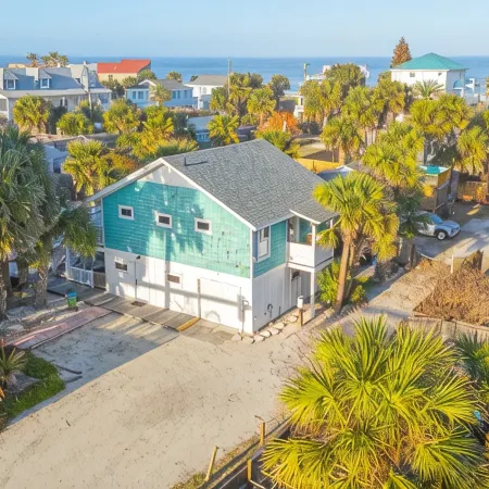 Large Pool. Private Beach Path. Vilano Beach House Closest to Historic St. Aug.