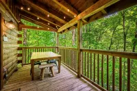 Secluded Cabin Near Dollywood with Hot Tub, Pool Table, Peace, Comfort & Privacy - ชาเลต์