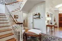Well Appointed & Elegant Five Points Home - 4 stjerner